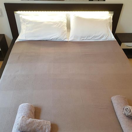 Your Lovely Home, Porta Venezia-1 Queen Bed, 3 Single Beds, 1 Sofa Bed- Milán Exteriér fotografie