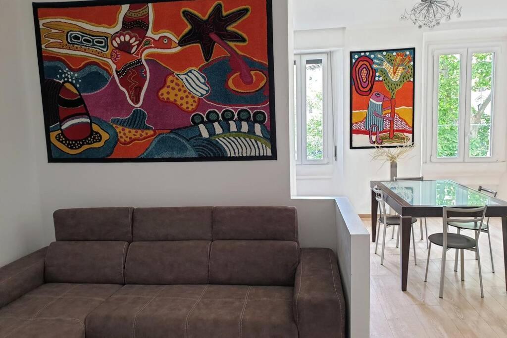 Your Lovely Home, Porta Venezia-1 Queen Bed, 3 Single Beds, 1 Sofa Bed- Milán Exteriér fotografie