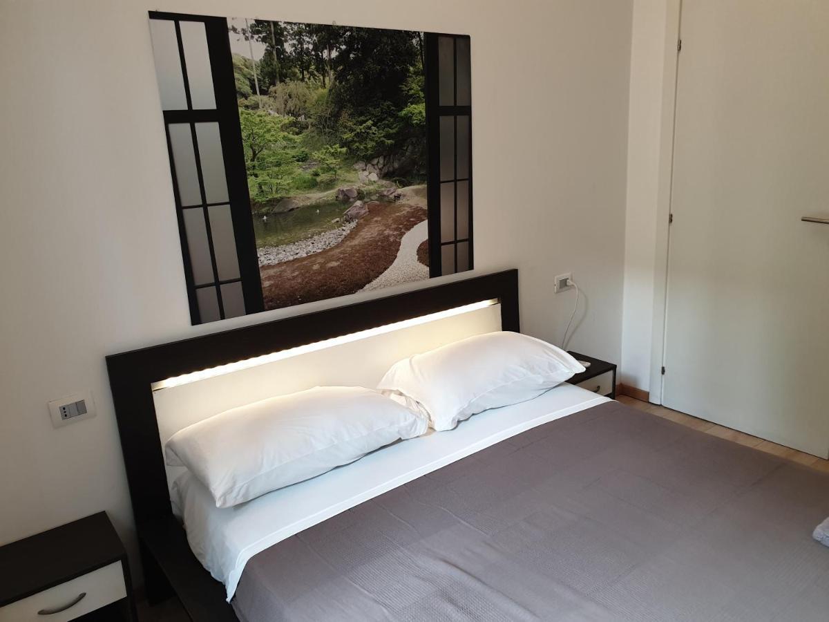 Your Lovely Home, Porta Venezia-1 Queen Bed, 3 Single Beds, 1 Sofa Bed- Milán Exteriér fotografie