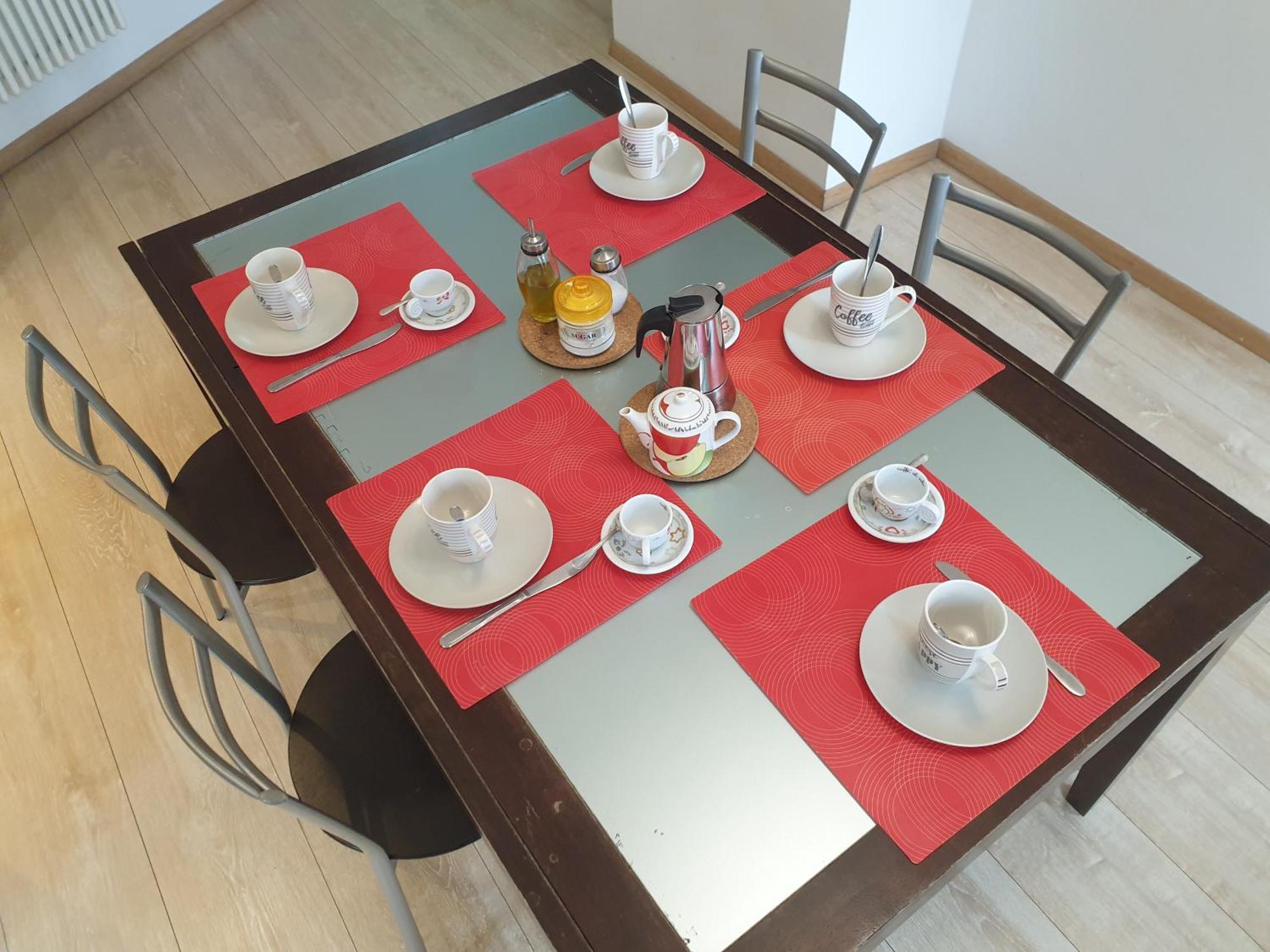 Your Lovely Home, Porta Venezia-1 Queen Bed, 3 Single Beds, 1 Sofa Bed- Milán Exteriér fotografie